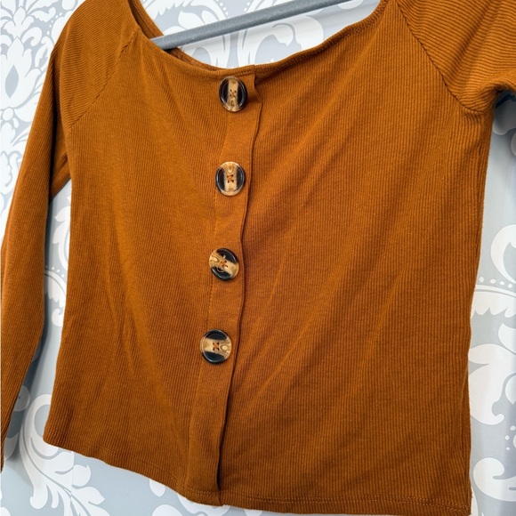 • 10/$25- Heart & Hips Button Detail Ribbed Long Sleeve Crop Top - Picture 2 of 3